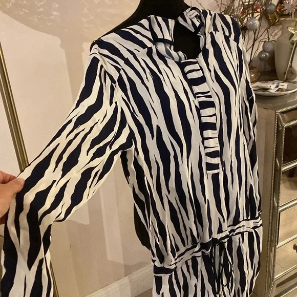 Karina Grimaldi romper size medium - Picture 2 of 5